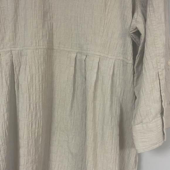 CJ Banks Women's Oatmeal/tan button down top/blouse, 1X, 3/4 sleeves, like new - Picture 7 of 7